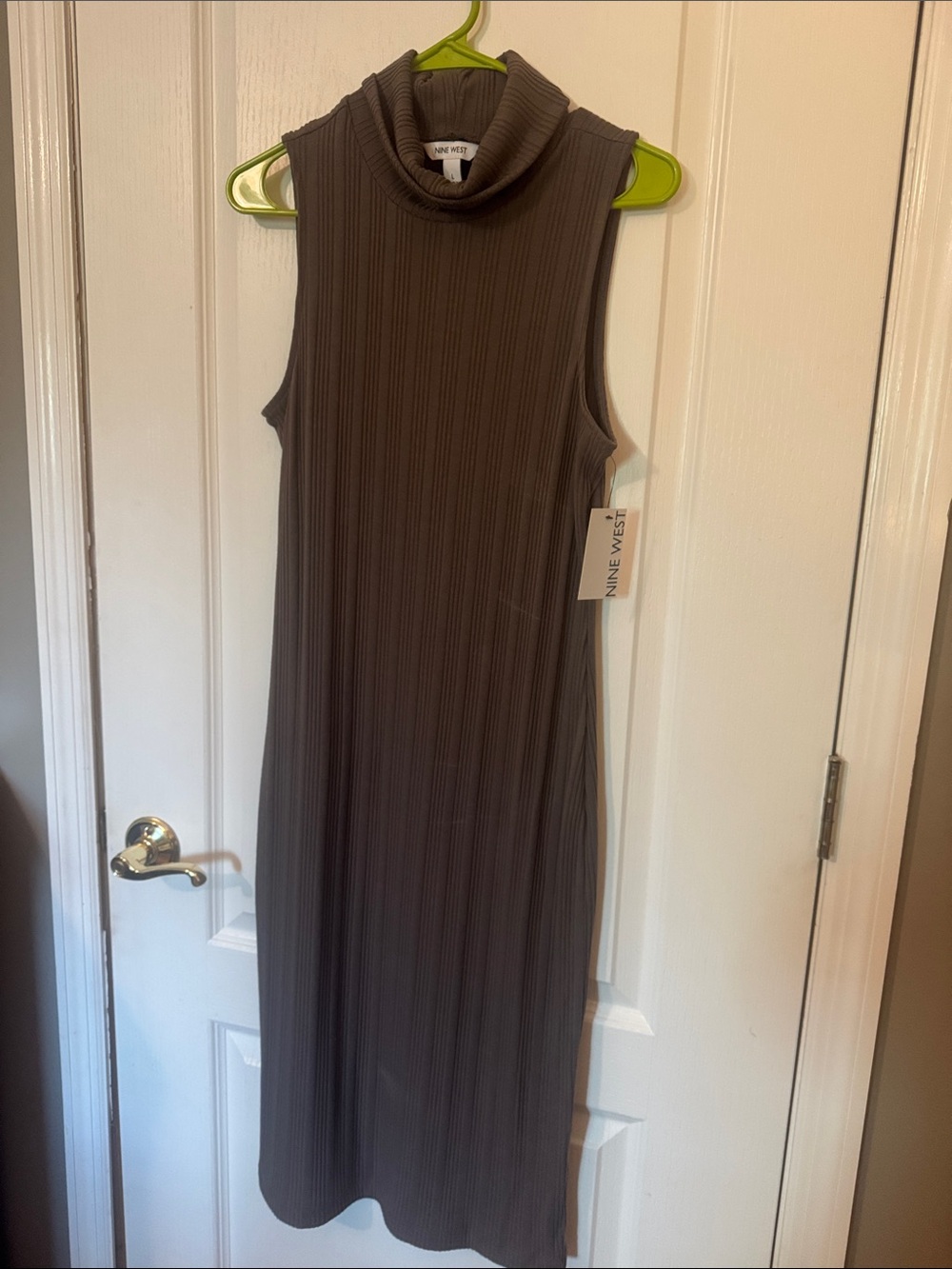 Nine West Sleeveless Ribbed Mock Neck Midi Dress in green